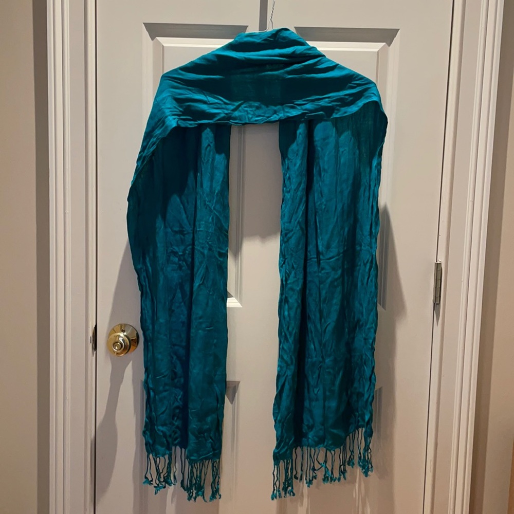 NWT Nordstrom emerald green fringe scarf/wrap